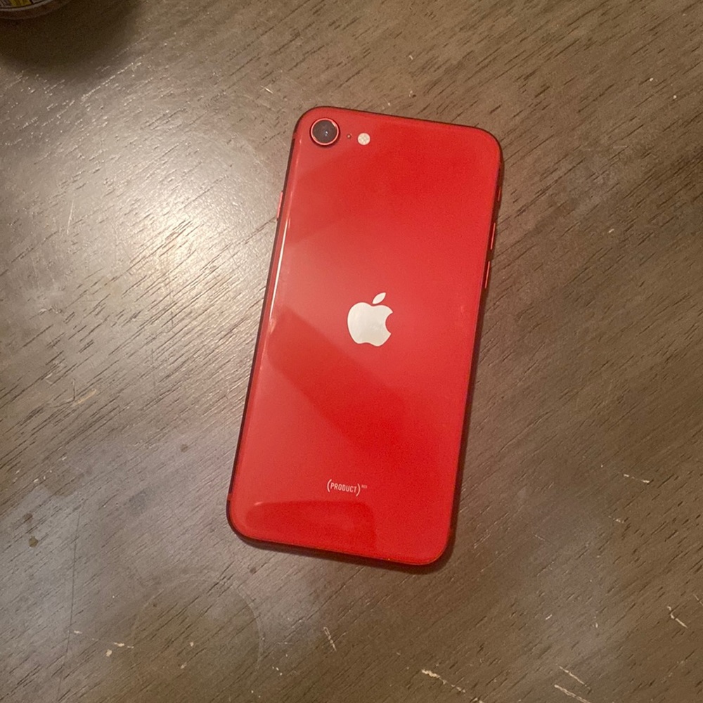 iPhone SE it’s originally $300 but l can go for $250